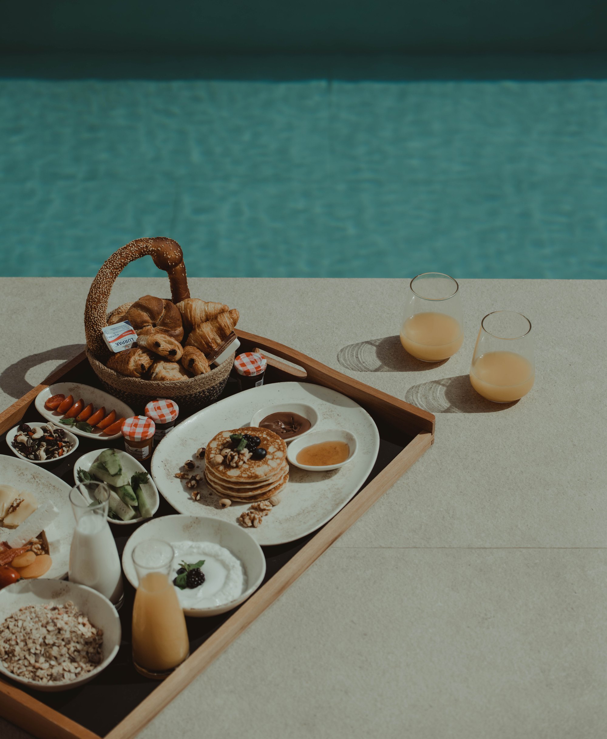 Breakfast service at the Seven Rocks boutique hotel